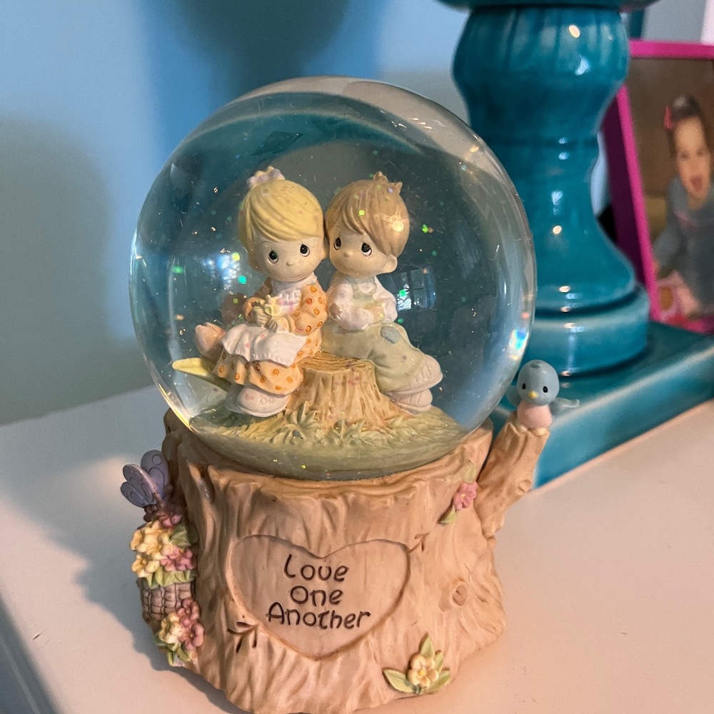 Precious Moments water globe